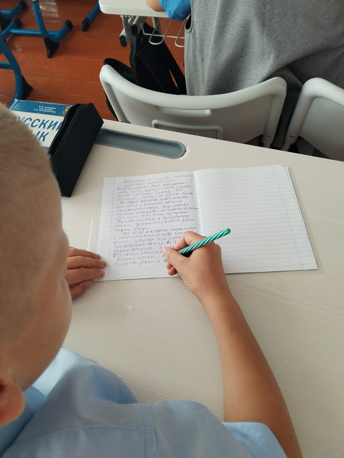 10 қыркүйекте 6 сынып оқушылары "Таза Қазақстан" бірыңғай экологиялық диктантын жазуға қатысты.