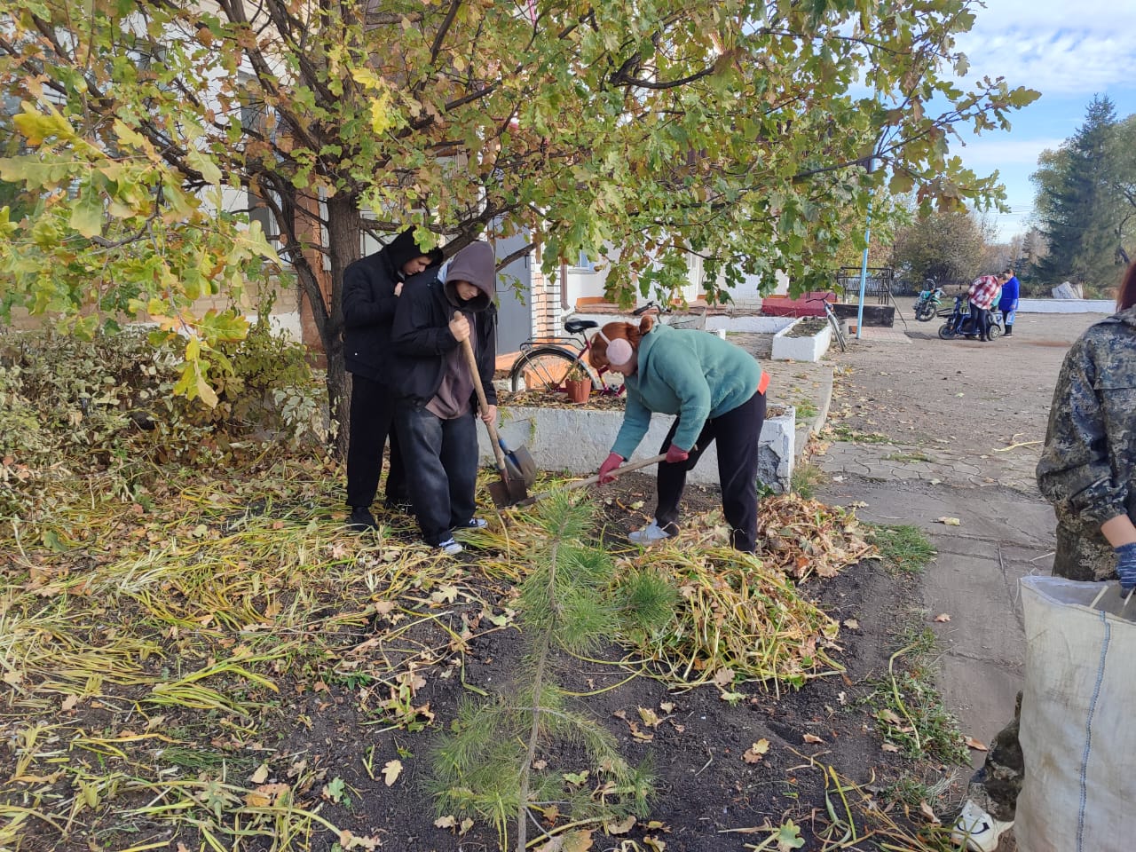 10 қазанда "Ясновка орта мектебі" КММ аумағында сенбілік өтті.