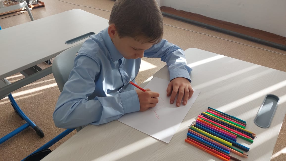 "Ясновка орта мектебі "КММ-де оқушылармен "Ойынға салауатты көзқарас" профилактикалық іс-шарасы аясында шығармашылық сабақ өткізілді.