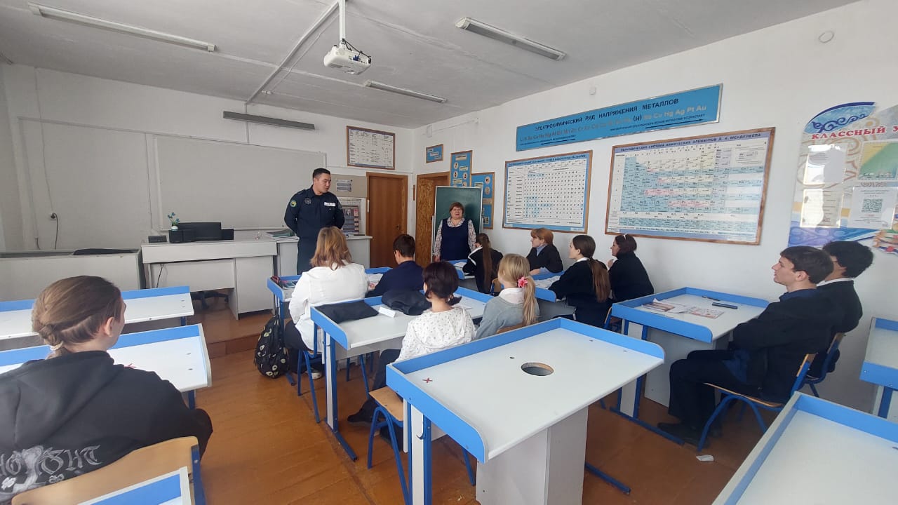 22 қазанда "Ясновка орта мектебі" КММ-де 8-11 сынып оқушылары үшін учаскелік инспектор А.А.Таласпаевтың қатысуымен "Алкоголь-денсаулық пен болашақтың жауы.
