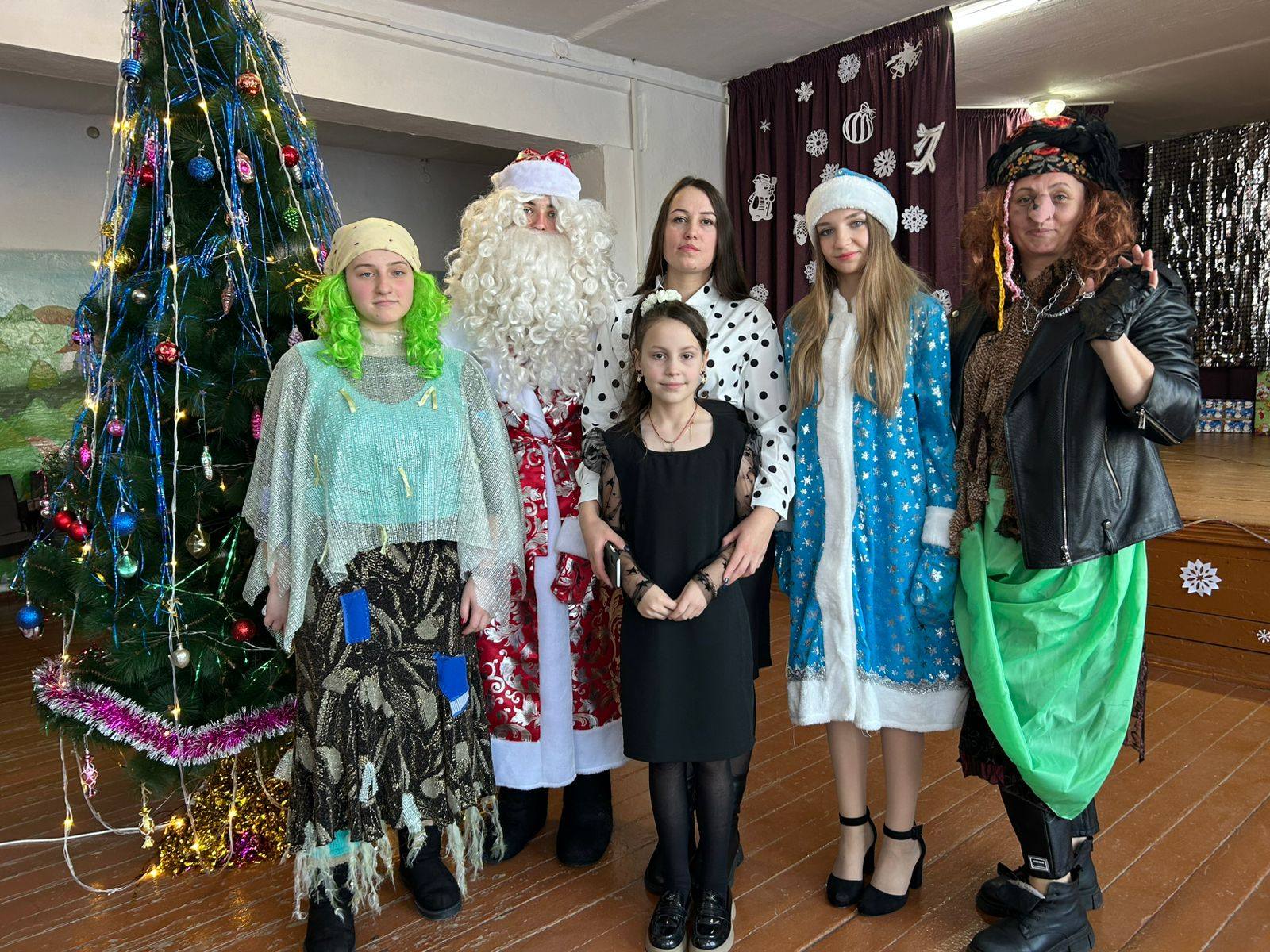 26 декабря для учащихся 1–4 классов состоялось яркое и долгожданное новогоднее мероприятие